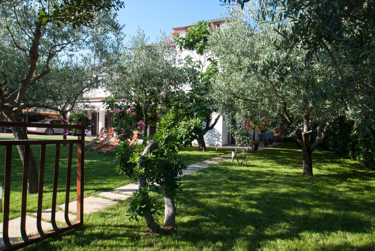 רוביני Weis Apartments חדר תמונה
