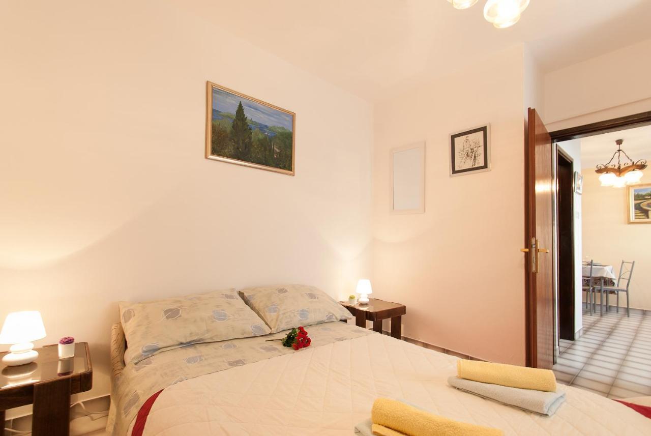רוביני Weis Apartments חדר תמונה