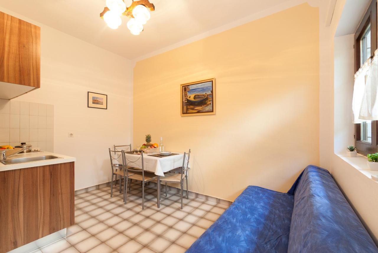 רוביני Weis Apartments חדר תמונה